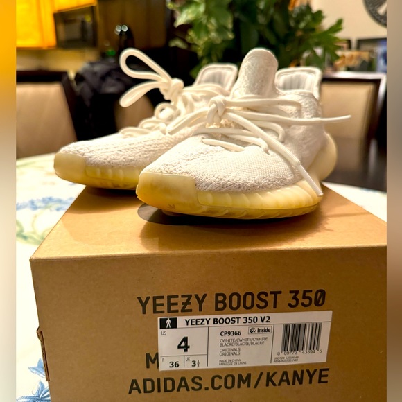 Yeezy adidas size 4 all white - Picture 2 of 2